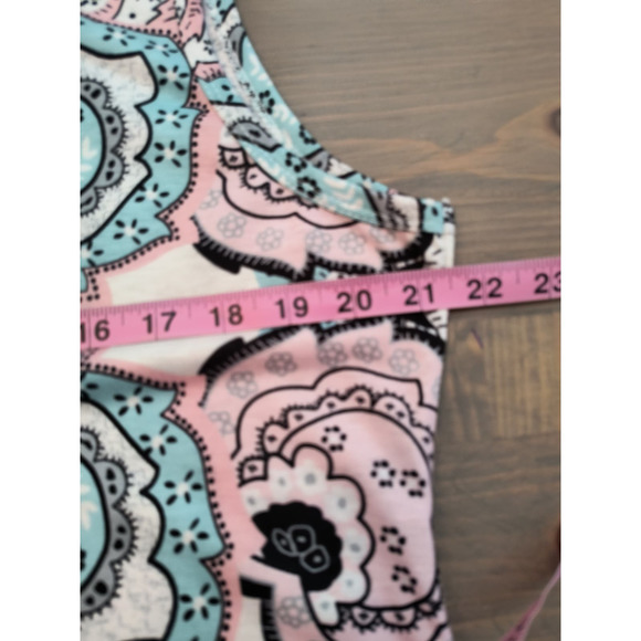 Woman's Sleeveless Tunic top Size XL Multicolor Shark Bite Hem Pullover Tee - Picture 3 of 10